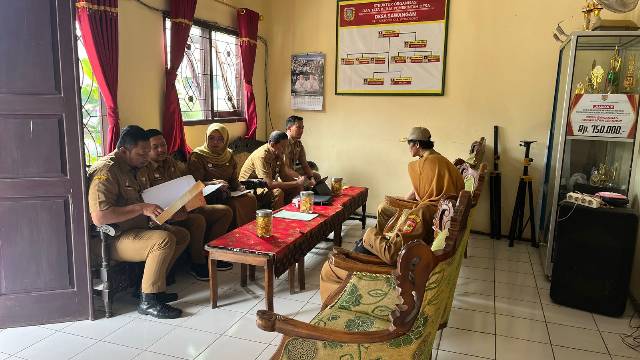 Mendampingi BPPKAD dalam pelaksanaan intensifikasi PBB-P2 di Desa Sawangan dan Desa Wonokerto